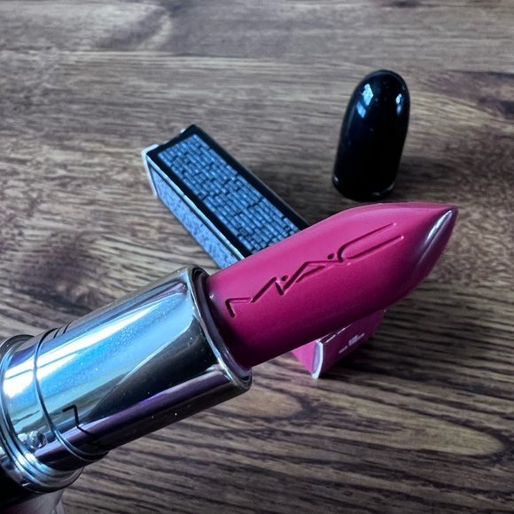 MAC Cosmetics #520 See Sheer Lustreglass New in box lipstick - Picture 1 of 8